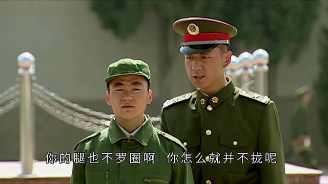 比如稍息,立正,原地左转,右转,往后转,齐步,正步等等.