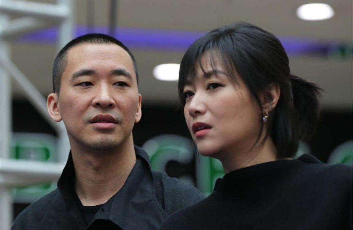 回顾"小魔女"徐静蕾:19岁起男友没断过,今未婚,父亲你后悔吗