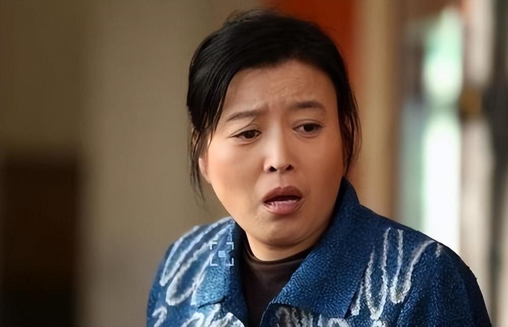 回顾丁嘉丽:两段婚姻伤人伤己,对儿女愧疚,今潜心向佛淡然老去