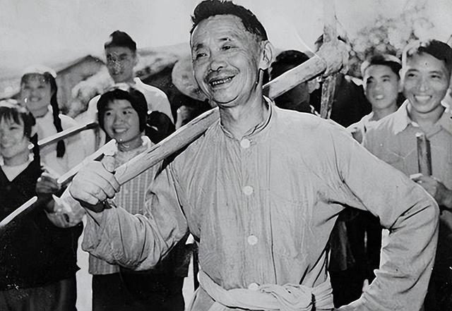 开国将军甘祖昌主动返乡务农,妻子龚全珍支持,五个子女现状如何