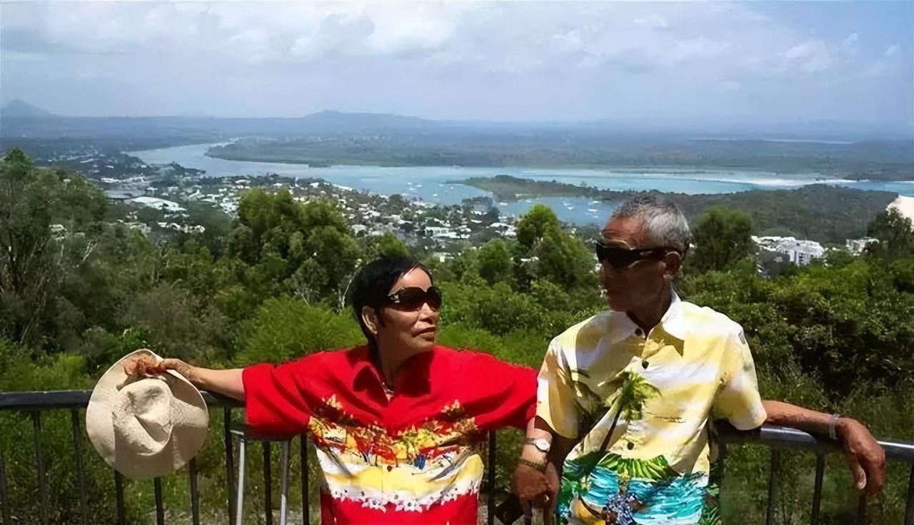 2015年,北大学霸将癌晚期父亲骗出国,88天后归来,结局催人泪下