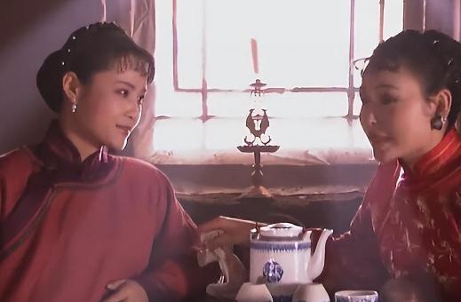 重温《大宅门》:才明白当初吃不起肉的白玉芬,为何后来过的最好