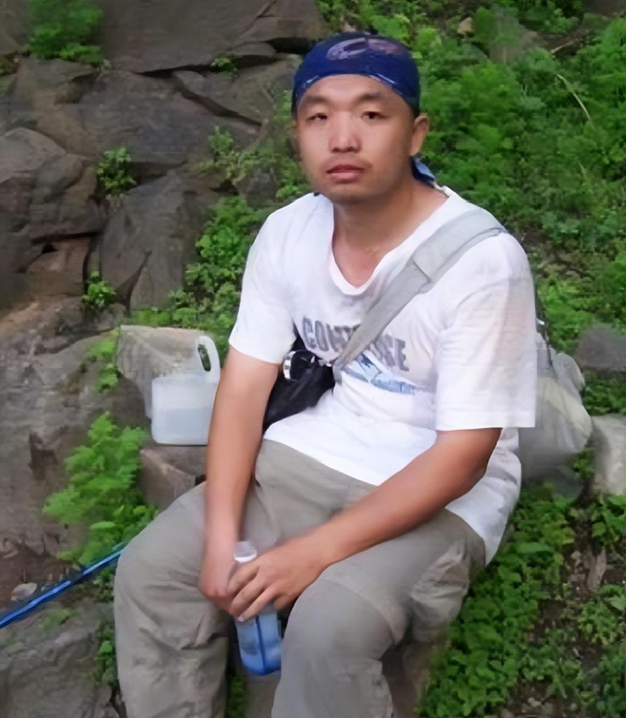 杨佳,事件中的小伙子,1982年出生于北京市.