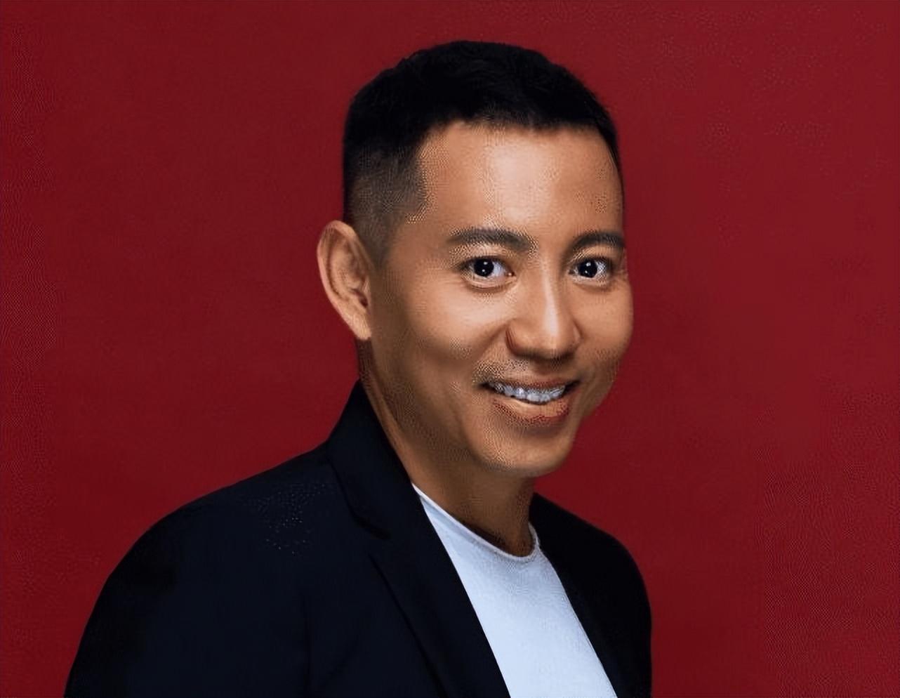 回顾谷智鑫:34岁拍戏坠马瘫痪,女友照顾他8年,未办婚礼成遗憾