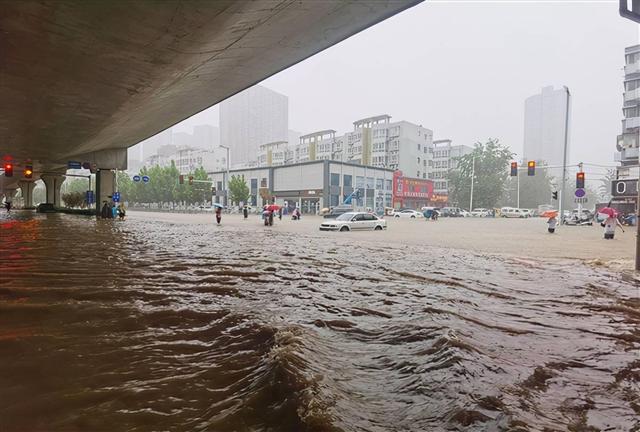 偃师暴雨图片