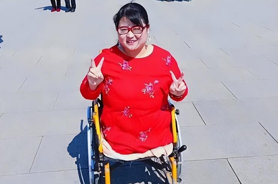 回顾:无腿女孩嫁残疾人,不顾医生劝阻生下双胞胎,后来后悔了吗