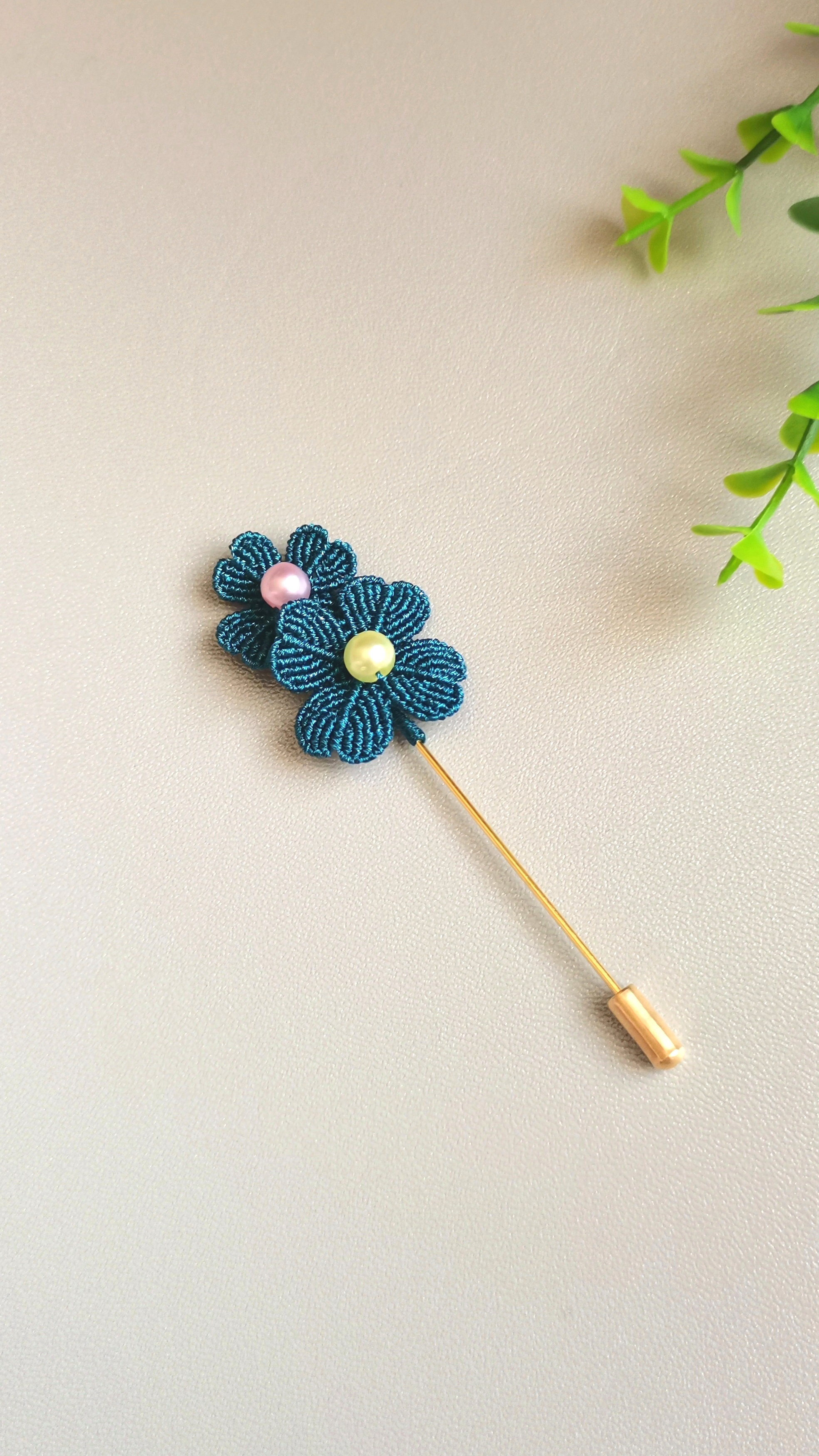 纯手工编织四叶草胸针