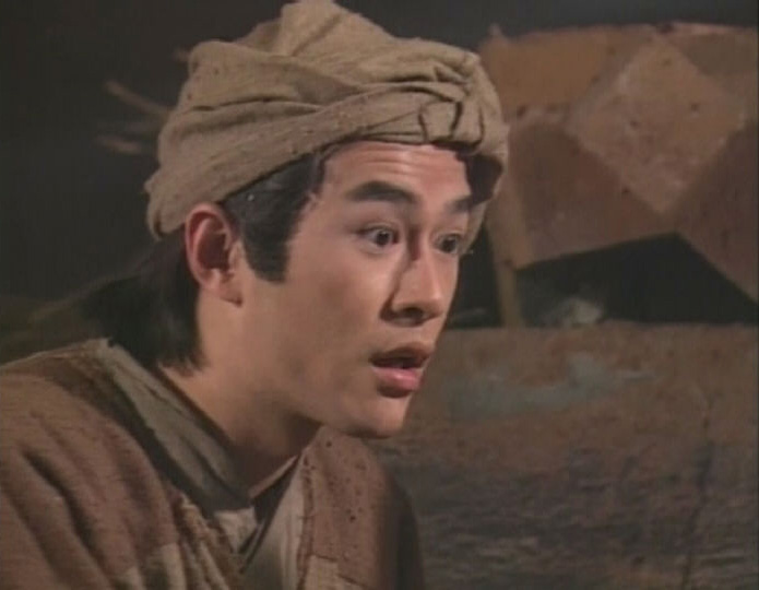 当时,小杨过遇见了正在追赶陆无双与程英两姐妹的李莫愁.