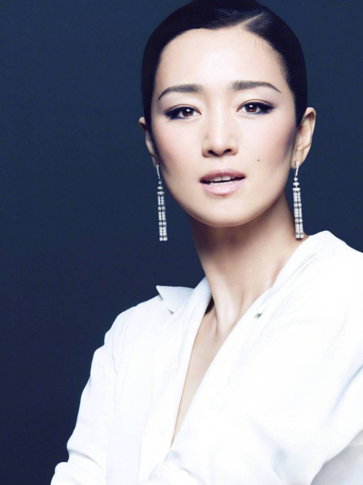 第77届戛纳电影节盛大开幕,众多明星走上红毯