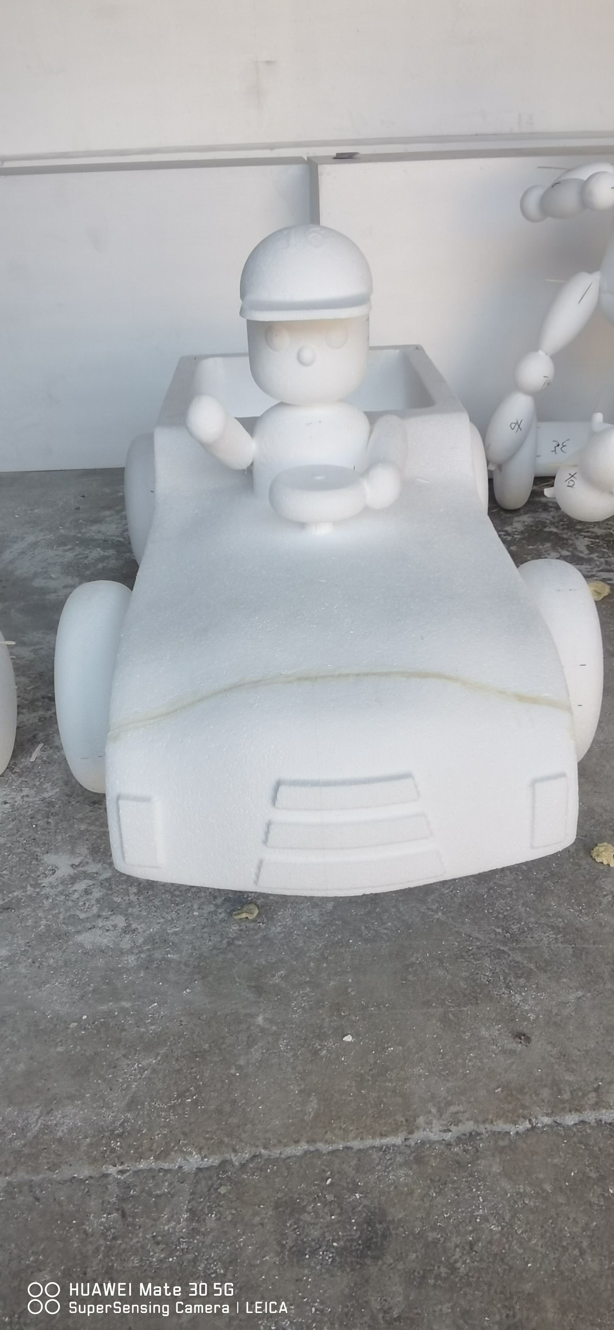 泡沫雕塑作为一种艺术表现形式,其易用性和实用性在多个领域均得到了