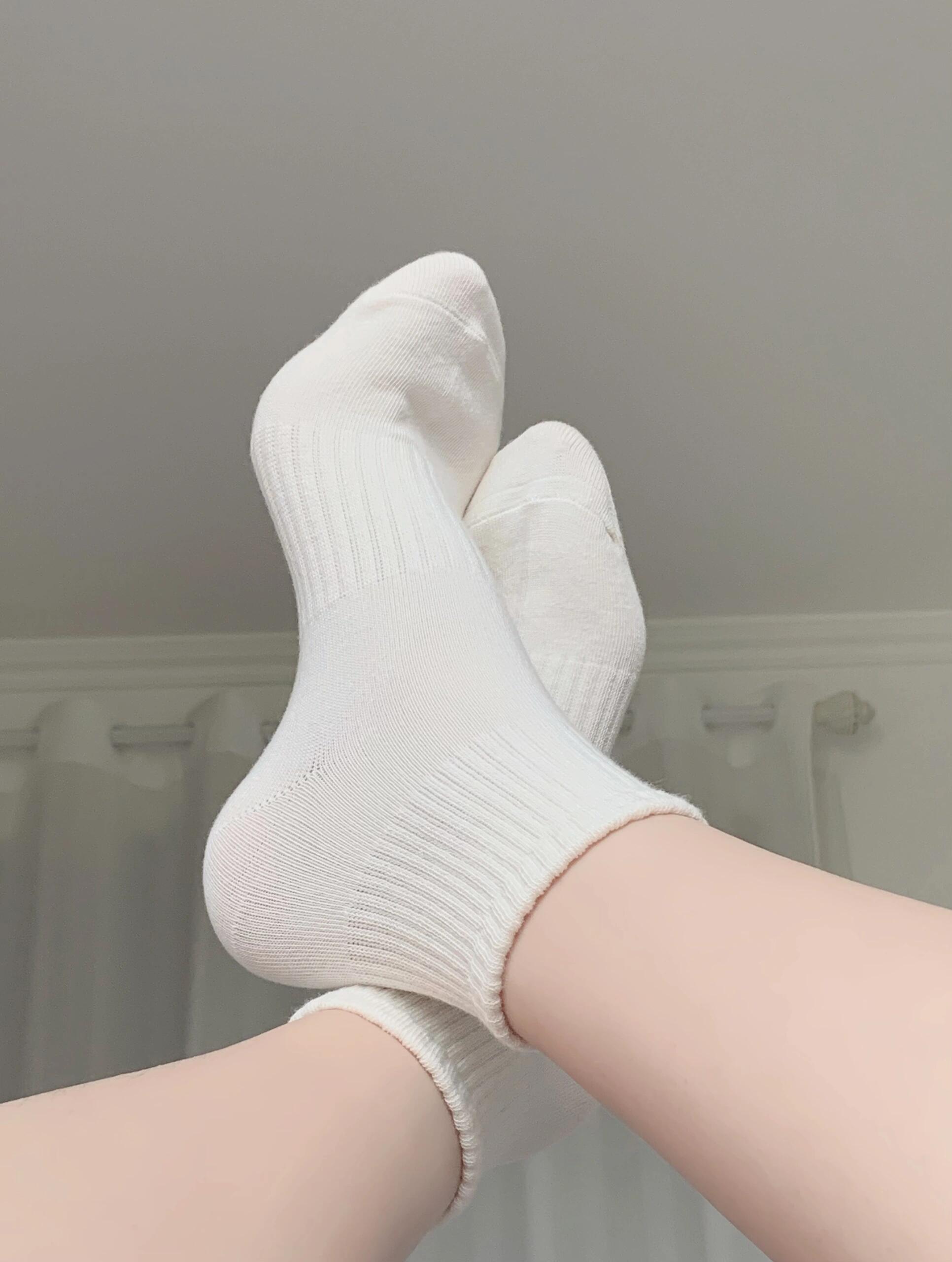 好穿又可爱的白色短袜,你确定不莱一双?