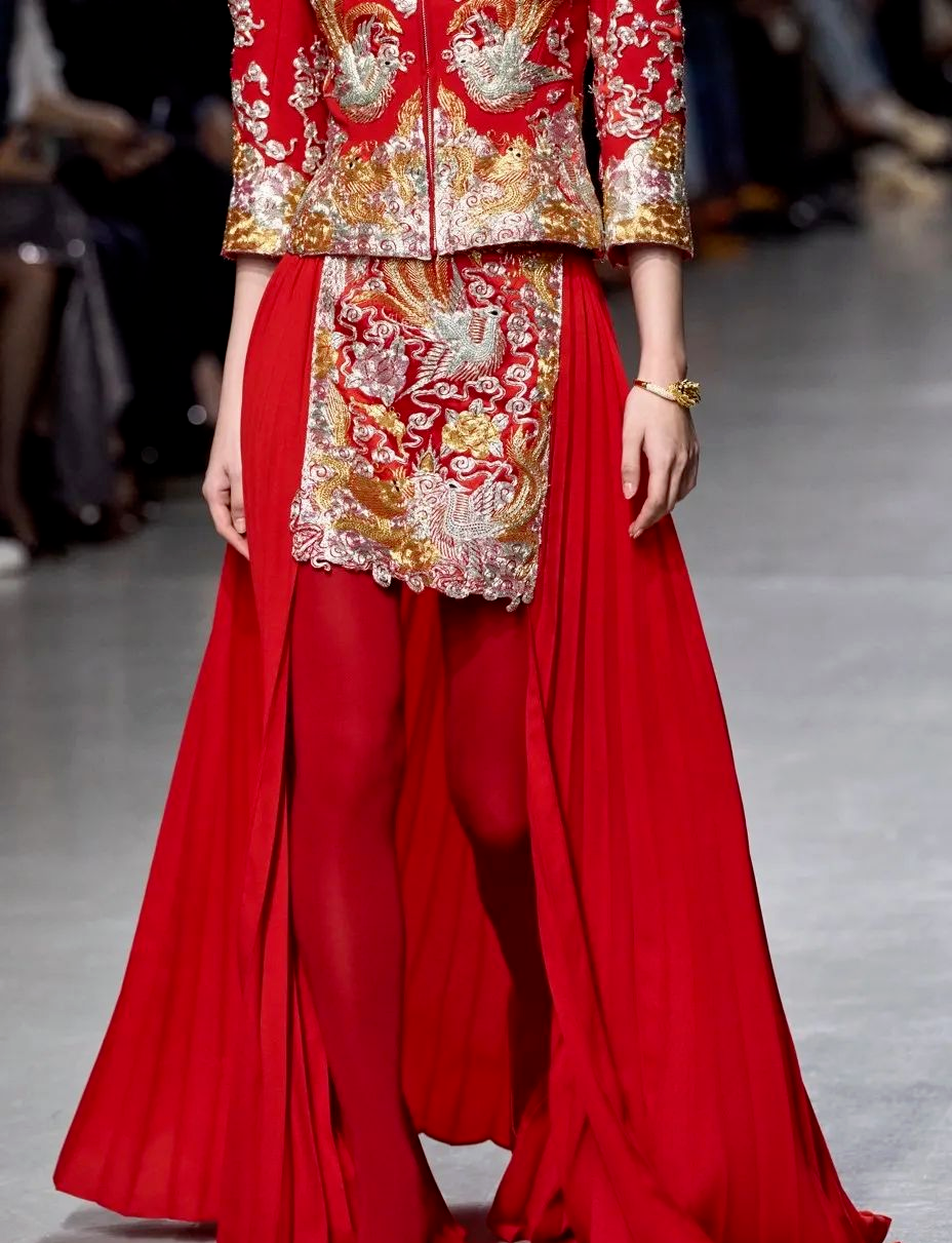 沈梦辰中式嫁衣造型:传统现代完美融合,引领潮流新风向