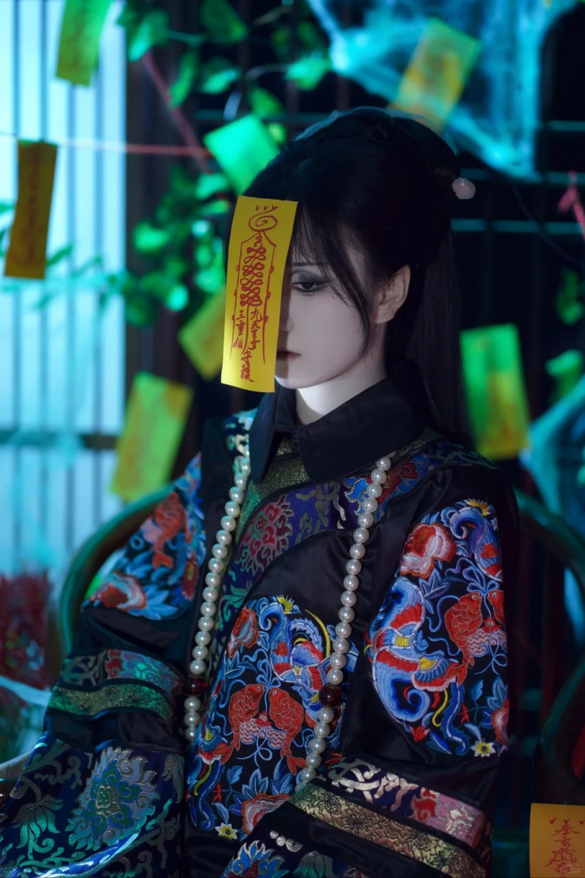 神秘云阳真人在道观修炼时,偶遇一只心智迷失的僵尸!