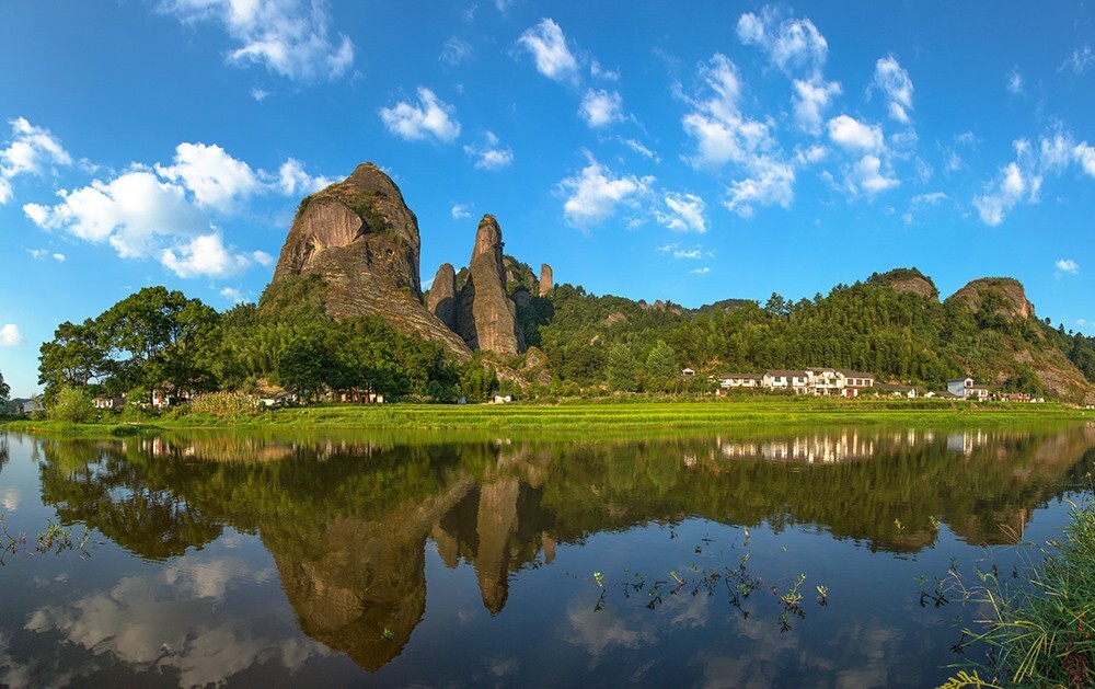 《邵阳崀山:绝世奇观与独特地质的魅力胜地》附:门票与交通攻略