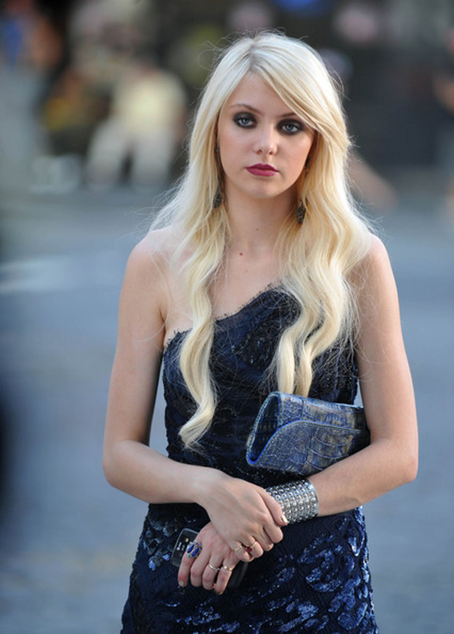 明星故事# 金发女星泰勒·摩森,1993年7月出生,美国女演员,歌手及