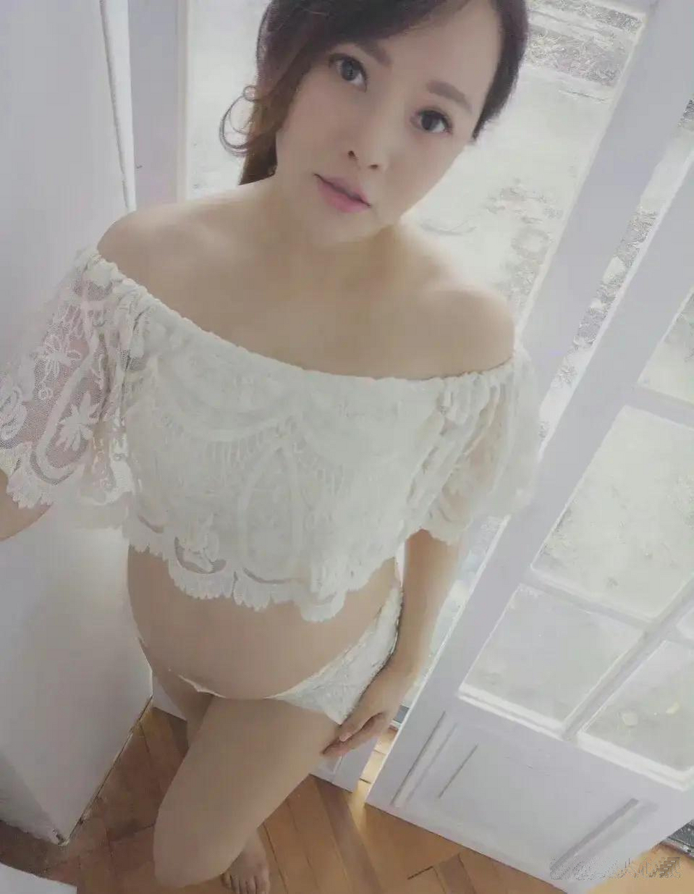 伊能静怀孕时期的大肚子照片