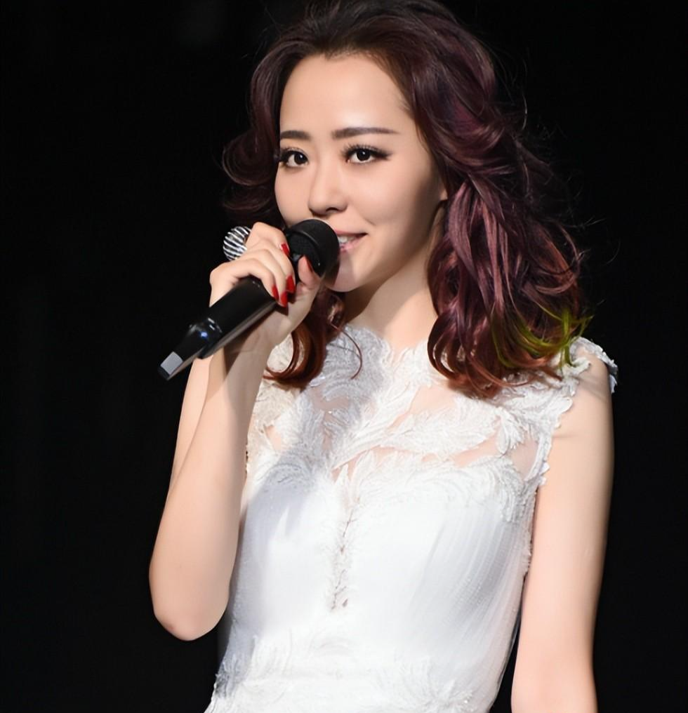 华语乐坛公认唱功最好的女歌手排名,王菲第八,第一名实至名归