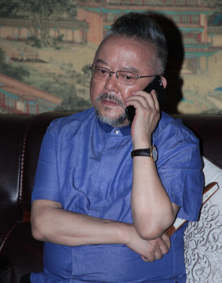 回顾演员王刚:58岁娶小20岁娇妻,60岁老来得子,如今怎样了?