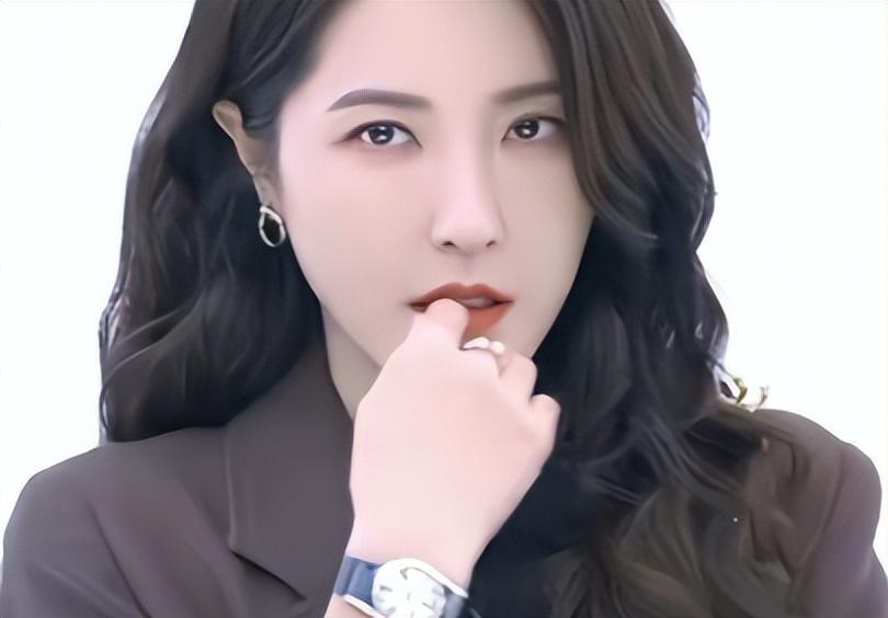 姐又曝光新恋情了?新男友长成这样,一定有"过人之处"吧