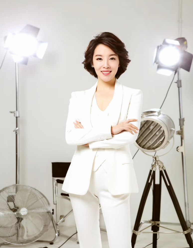 回顾主持人刘妙然:从河北卫视一姐到进央视从零开始,如今怎样了