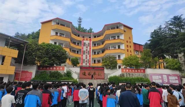 十堰龙泉黄冈学校开展防震应急演练,筑牢校园安全防线