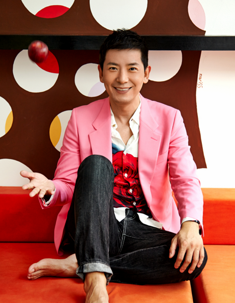 回顾戴军:25岁因《阿莲》爆红,40岁被母亲催婚,52岁单身一人