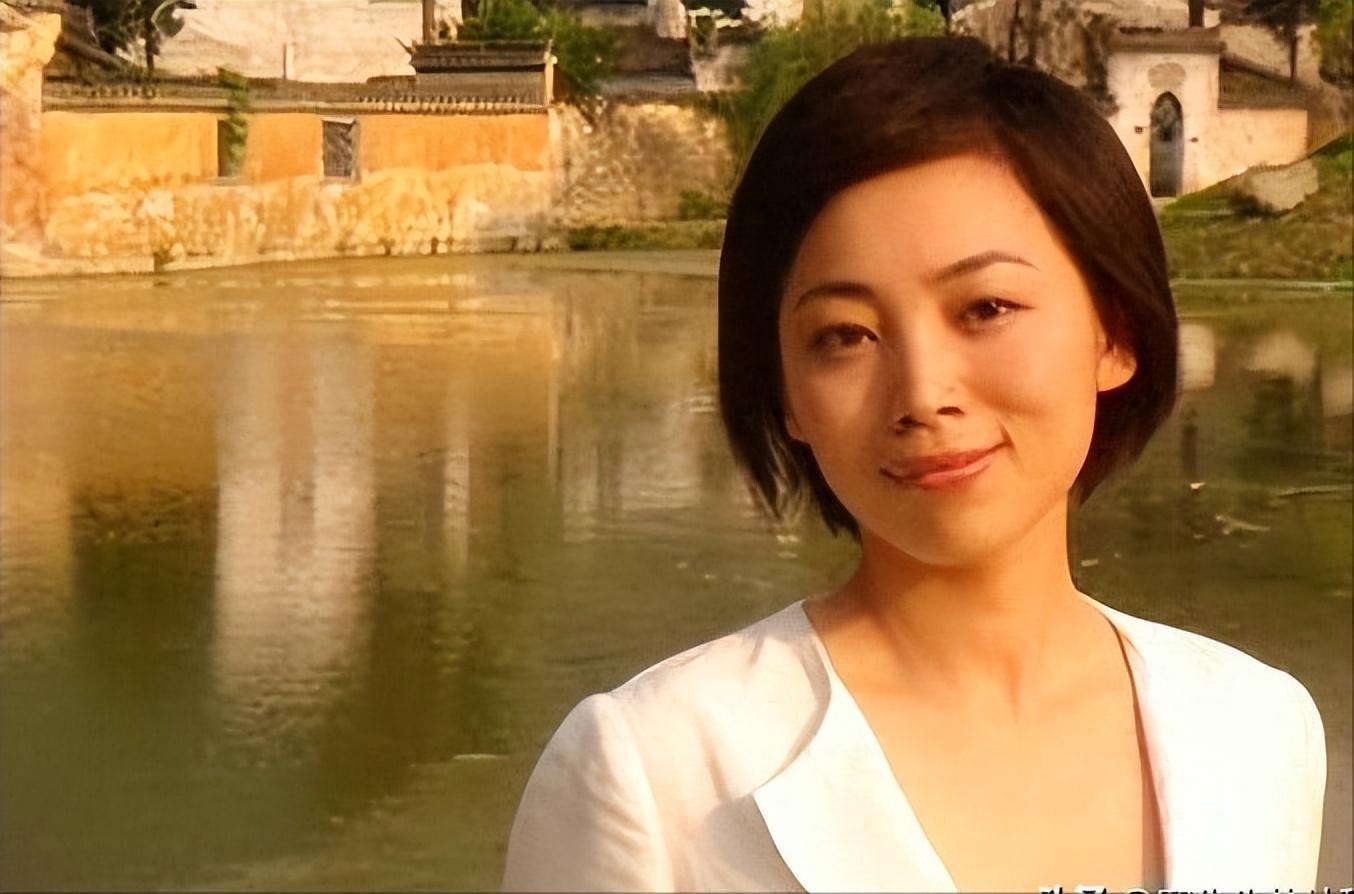 回顾央视主持人劳春燕:和丈夫分居17年,怀孕仍上班风光后有心酸