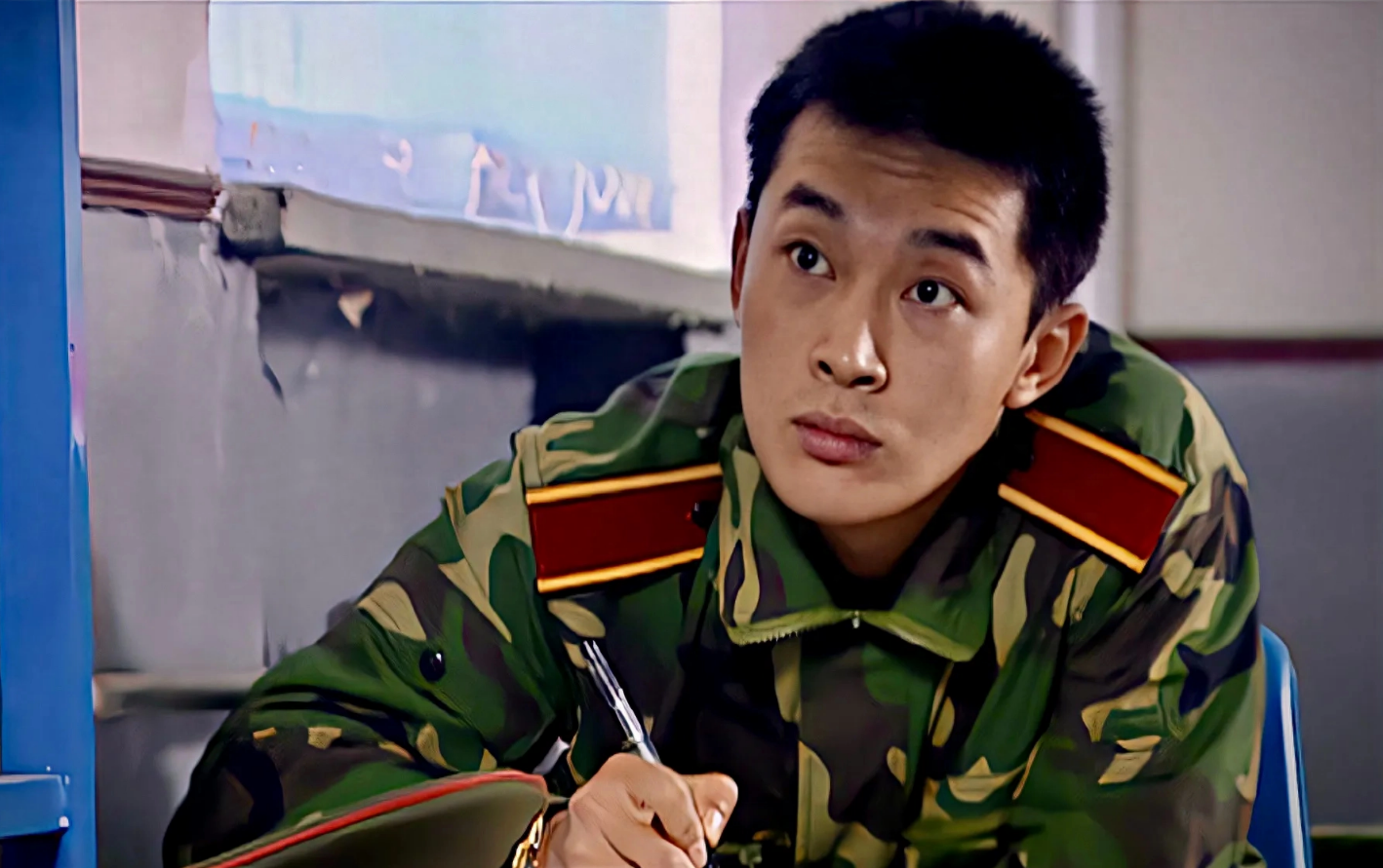 回顾曹磊:5岁被父亲抛弃,娶大学同学为妻,如今过得怎样?