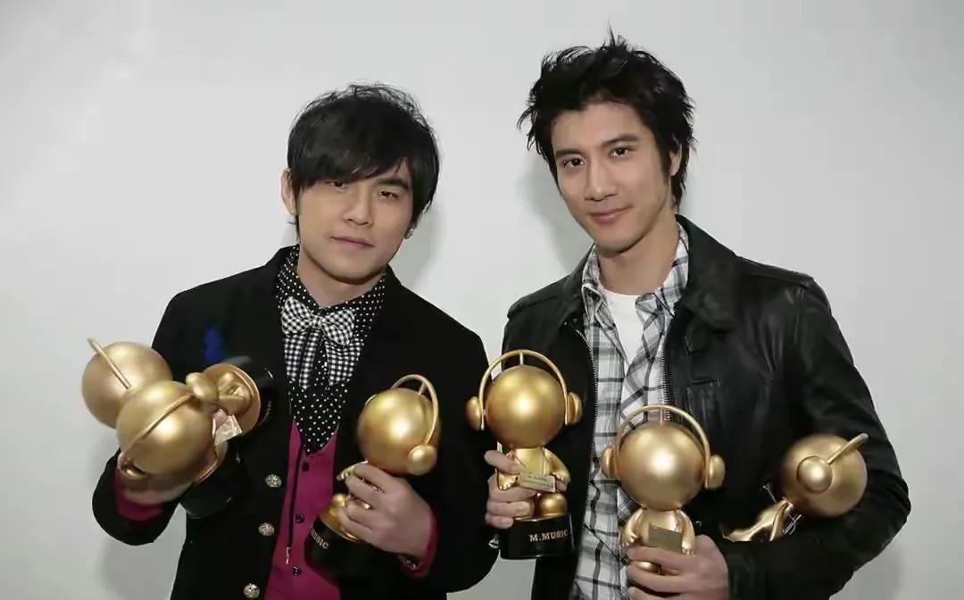 娃哈哈公主宗馥莉,曾换掉王力宏受争议,如今被夸未雨绸缪