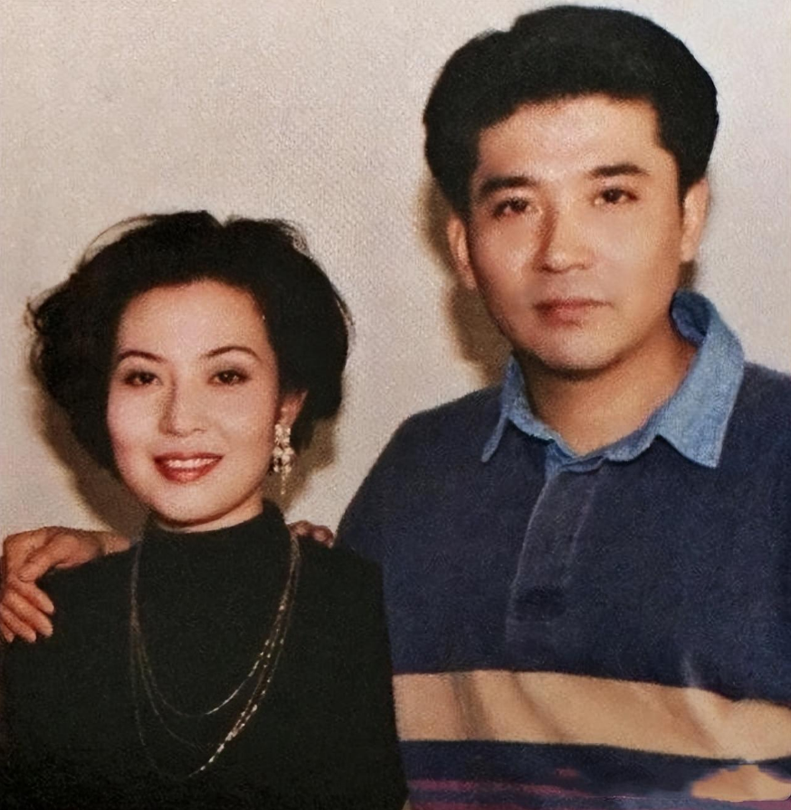 杨昆的丈夫是谁图片