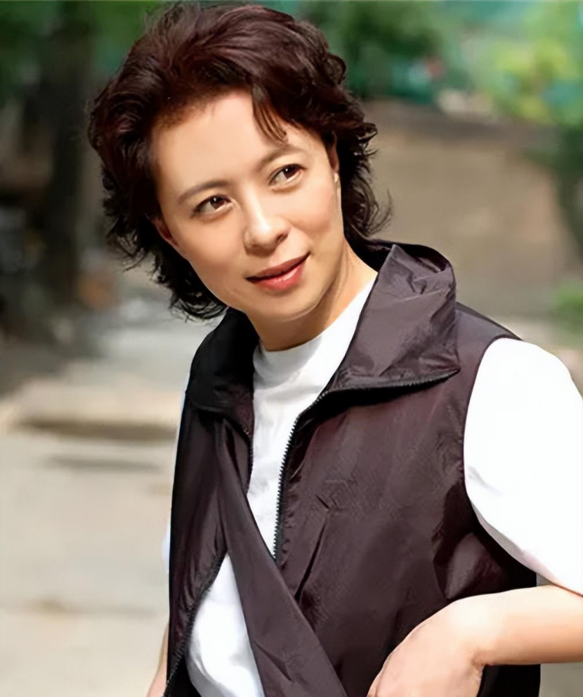 回顾刘佳:为守护父亲淡出演艺圈10年,父亲离世后,守着骨灰生活