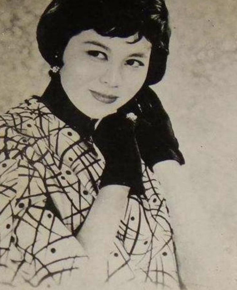 回顾关山:和女儿关之琳不来往,离世后女儿为他买了400万的墓地