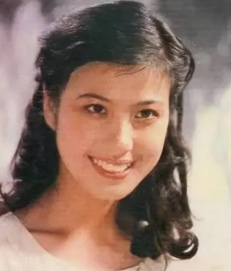 回顾吴玉华:不愿丁克与前夫汪俊离婚,改嫁画家连生两胎,现如何