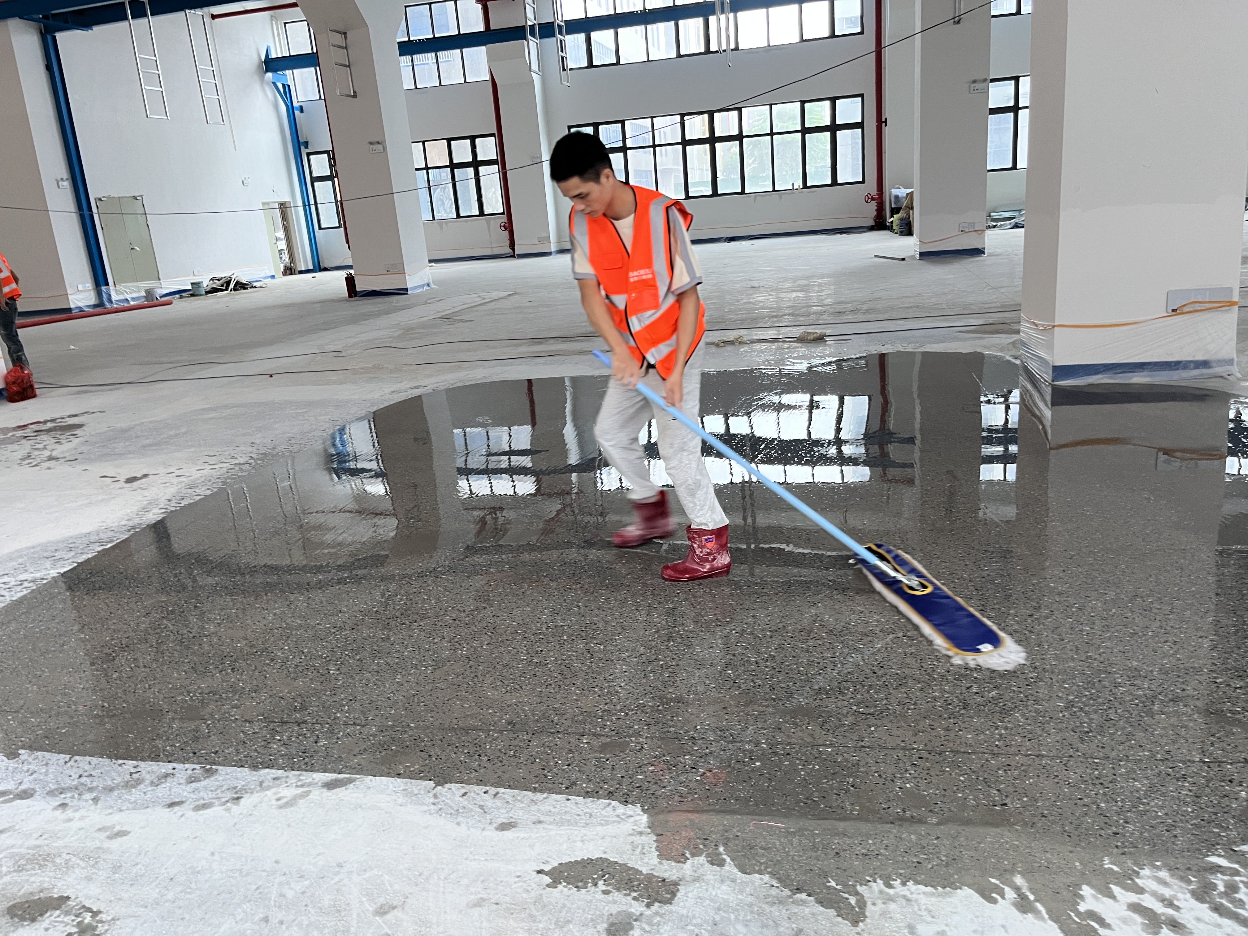 旧水泥地面怎么翻新处理