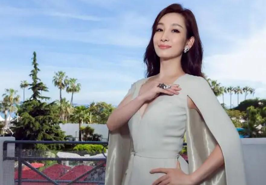 抛弃周艳泓,为娶李湘分手秦海璐,如今李厚霖为什么开始信佛?