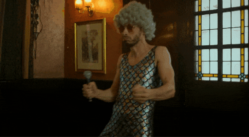 梦想成为喜剧人,但没什么才华.就是一个loser.简而言之.