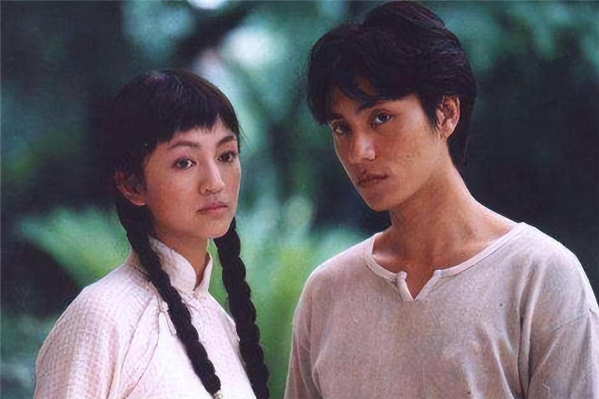 48岁的陈坤长相年轻,脸变像陆毅,比他年轻的时候还年轻