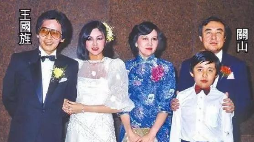 回顾关山:和女儿关之琳不来往,离世后女儿为他买了400万的墓地