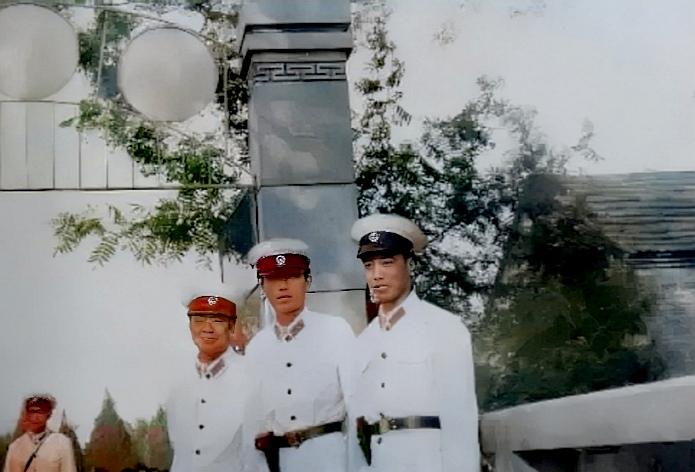 峰回路转侦破组的六名成员火速赶往唐县,及时地与唐县公安局进行联系