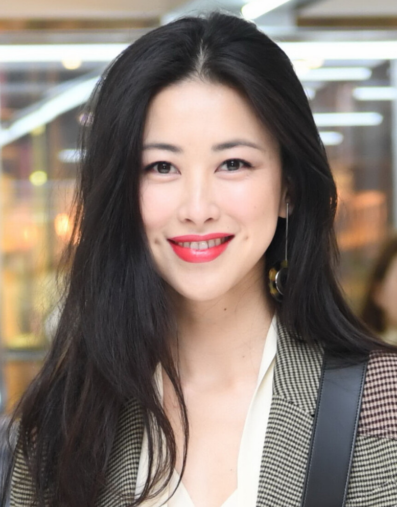 回顾朱珠:家世显赫,连续10年入选世界百美,为何最后嫁了圈外人