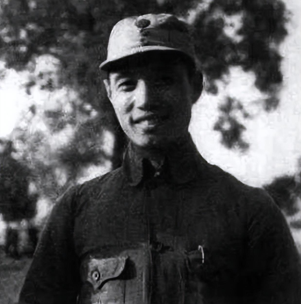 1949年,张震接母亲养老,不料老家来信:你当了官就不要生母了?