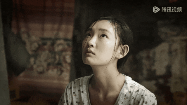 这样一张脸,凭什么在95花弯道超车