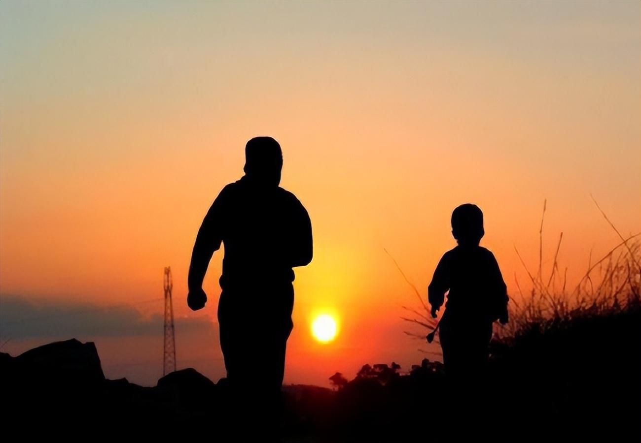 2011年,四川小伙绝望欲跳桥,19岁少女一吻救人,如今他们怎样了