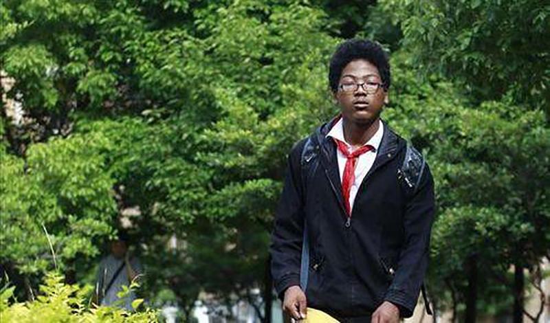 回顾上海阿婆养大黑人小囡,历尽艰辛成为上海人,如今过得如何?