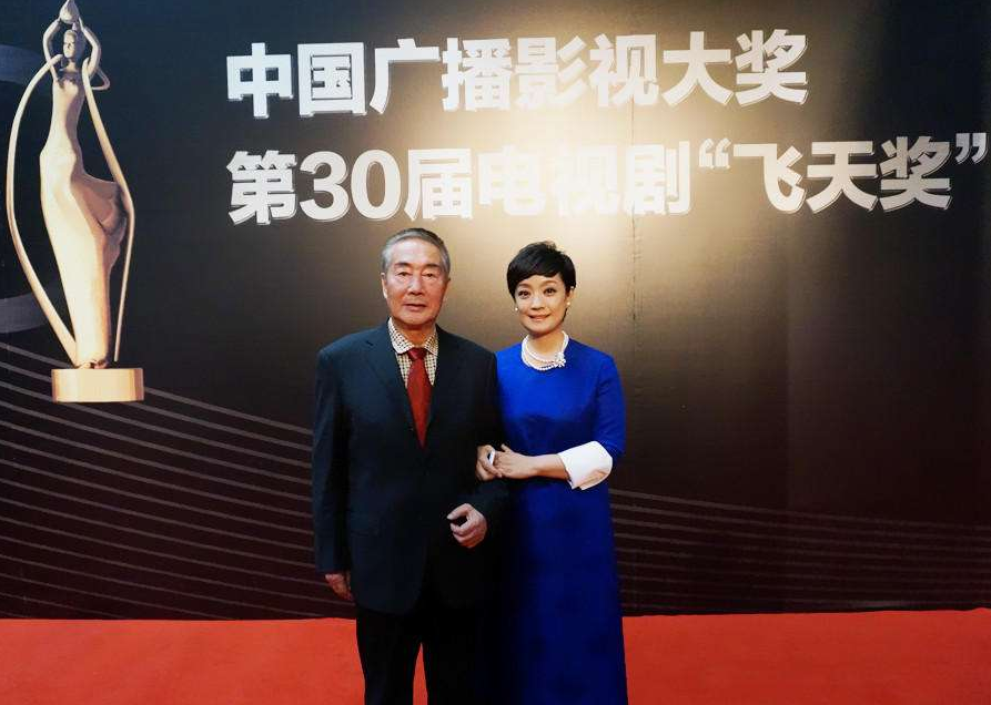 由此可见,无论是在观众的心里,又或者是在圈内,他都是深受大家喜爱和