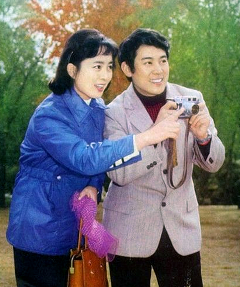 回顾张金玲:巅峰时隐退,师从齐白石弟子,今72岁成了知名书画家