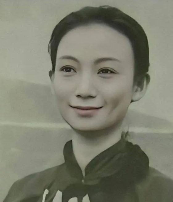 给原配赚钱,为原配绝育,甘当小三45年,女导演刘立立图了个啥?