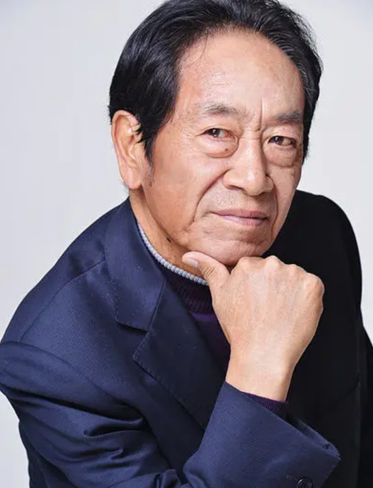 回顾王奎荣:68岁娶小37岁饶芯语,71岁老来得女,如今怎么样了?