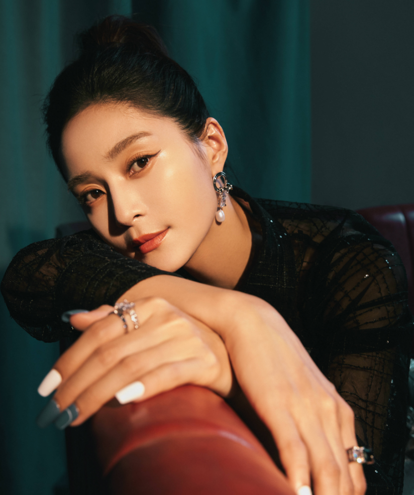 回顾王媛可:倒追丈夫5年,婚后生双胞胎儿子,取名"一模一样"