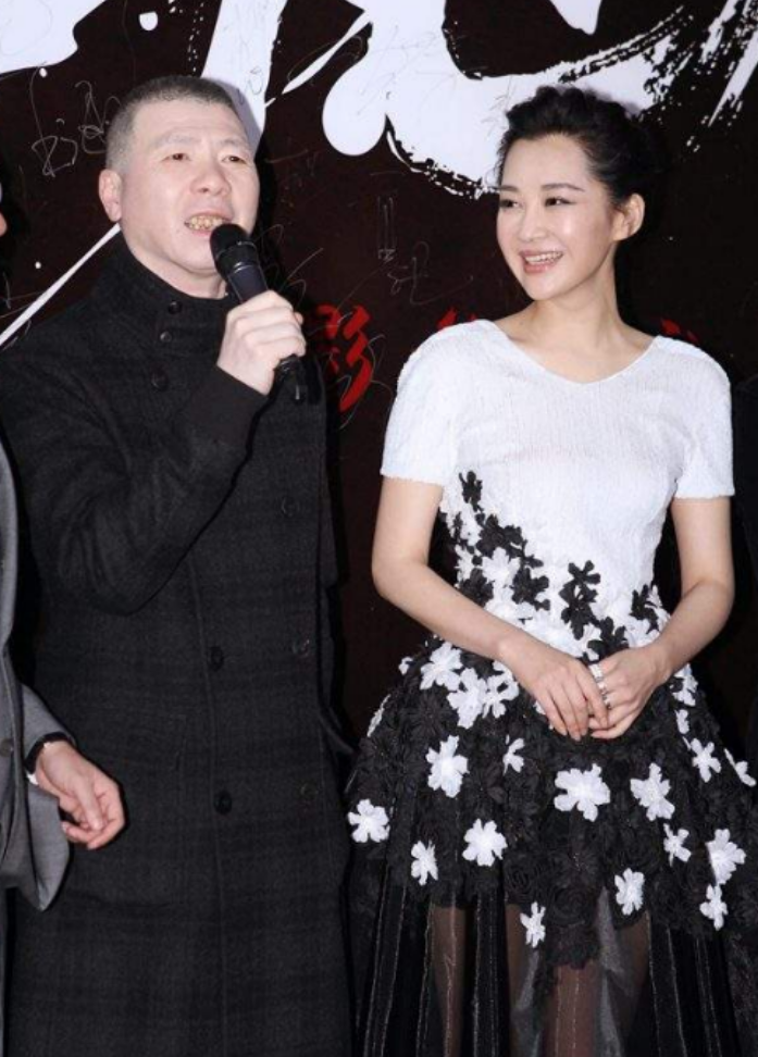 让尤勇智感到失望的是,虽然他对许晴一见倾心,许晴却对他没有太大的